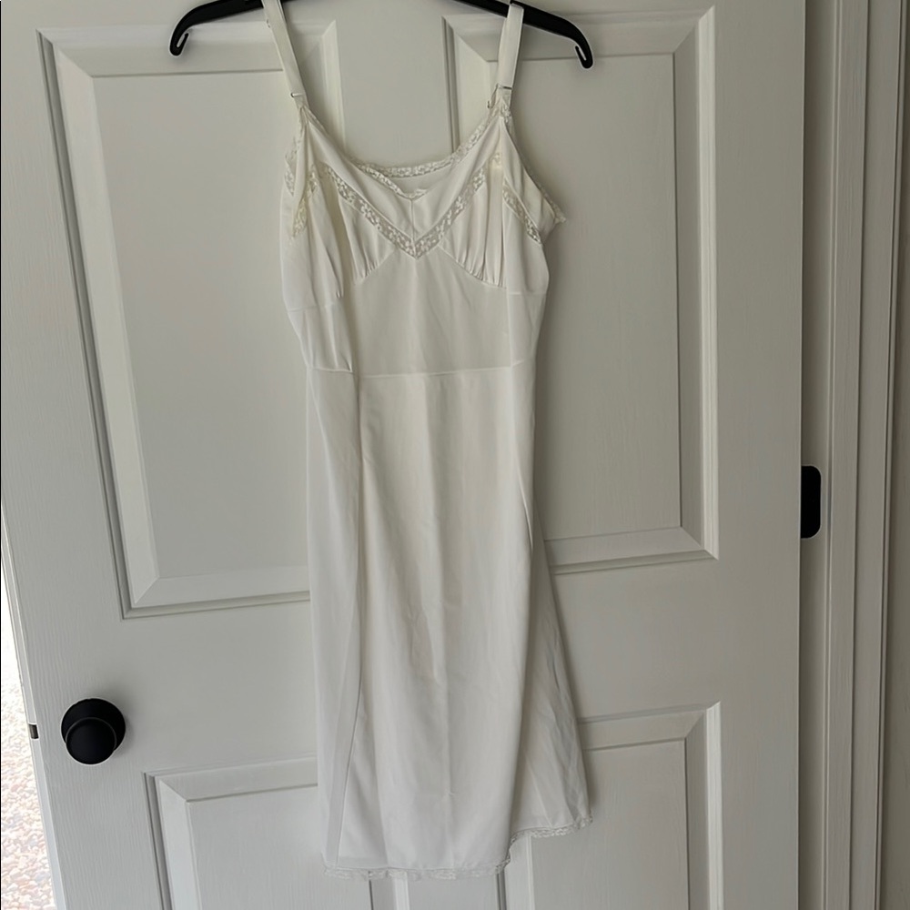 Vintage Elegant White Lace Slip Great Condition